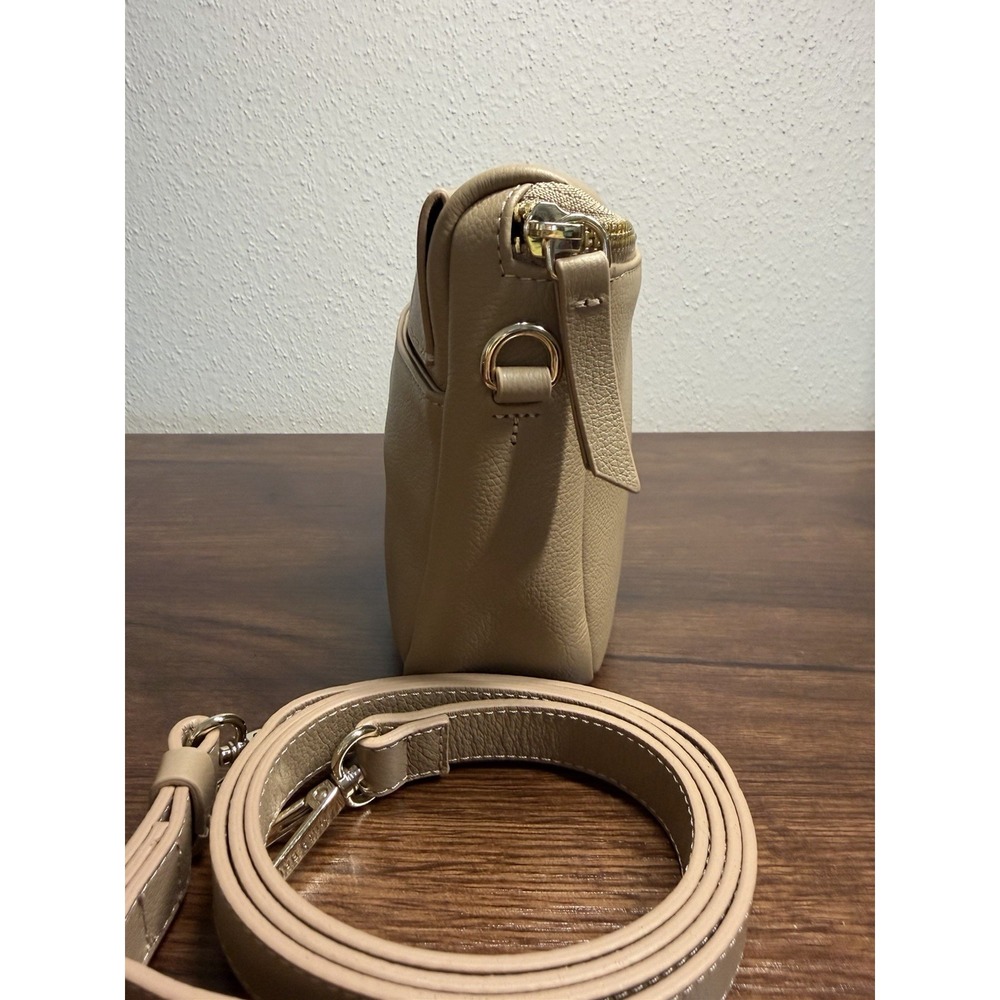 Mina Baie Beige Pebbled Crossbody Belt  Fanny Bag Zip Closure Gold Hardware NWOT - Picture 3 of 10